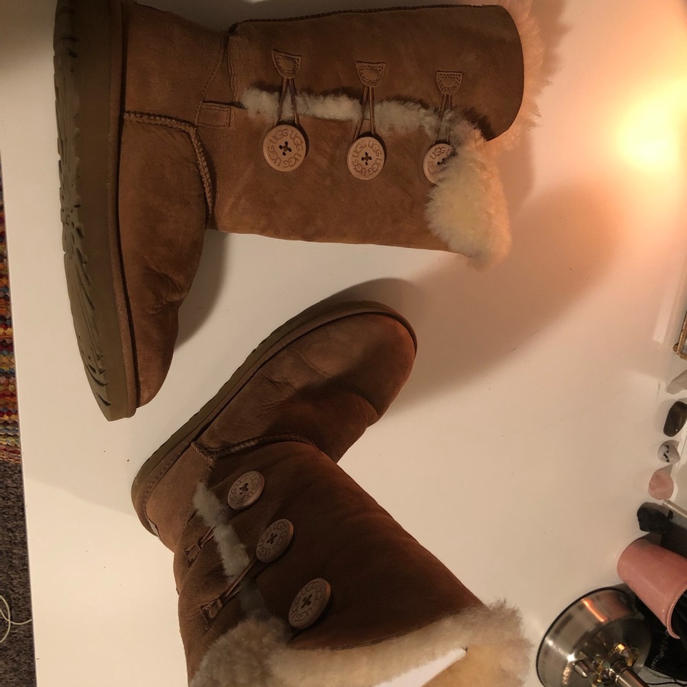 UGG 3-Button Boots
